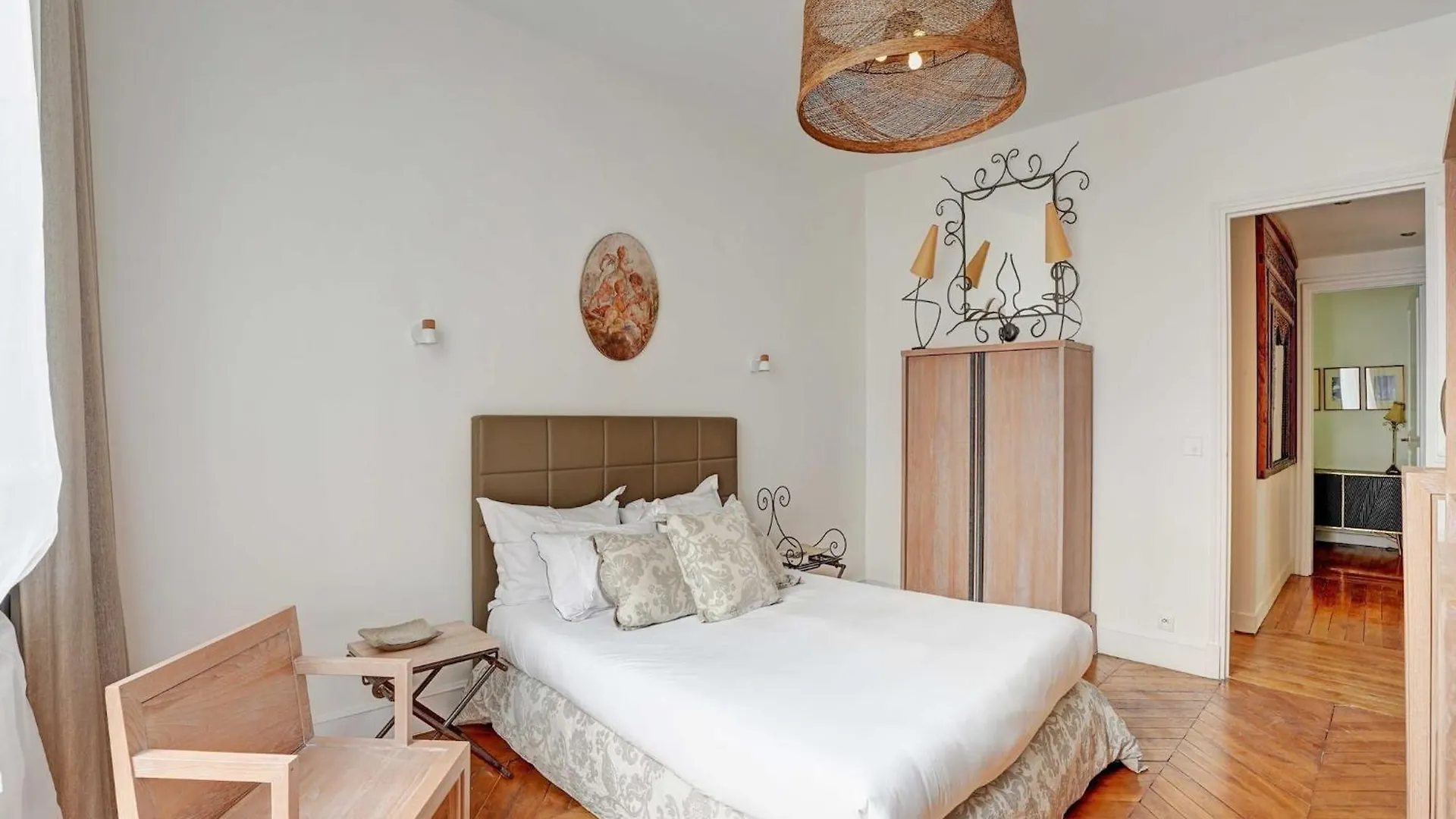 Charming Apartment - 4Br -10P- Madeleine Paris