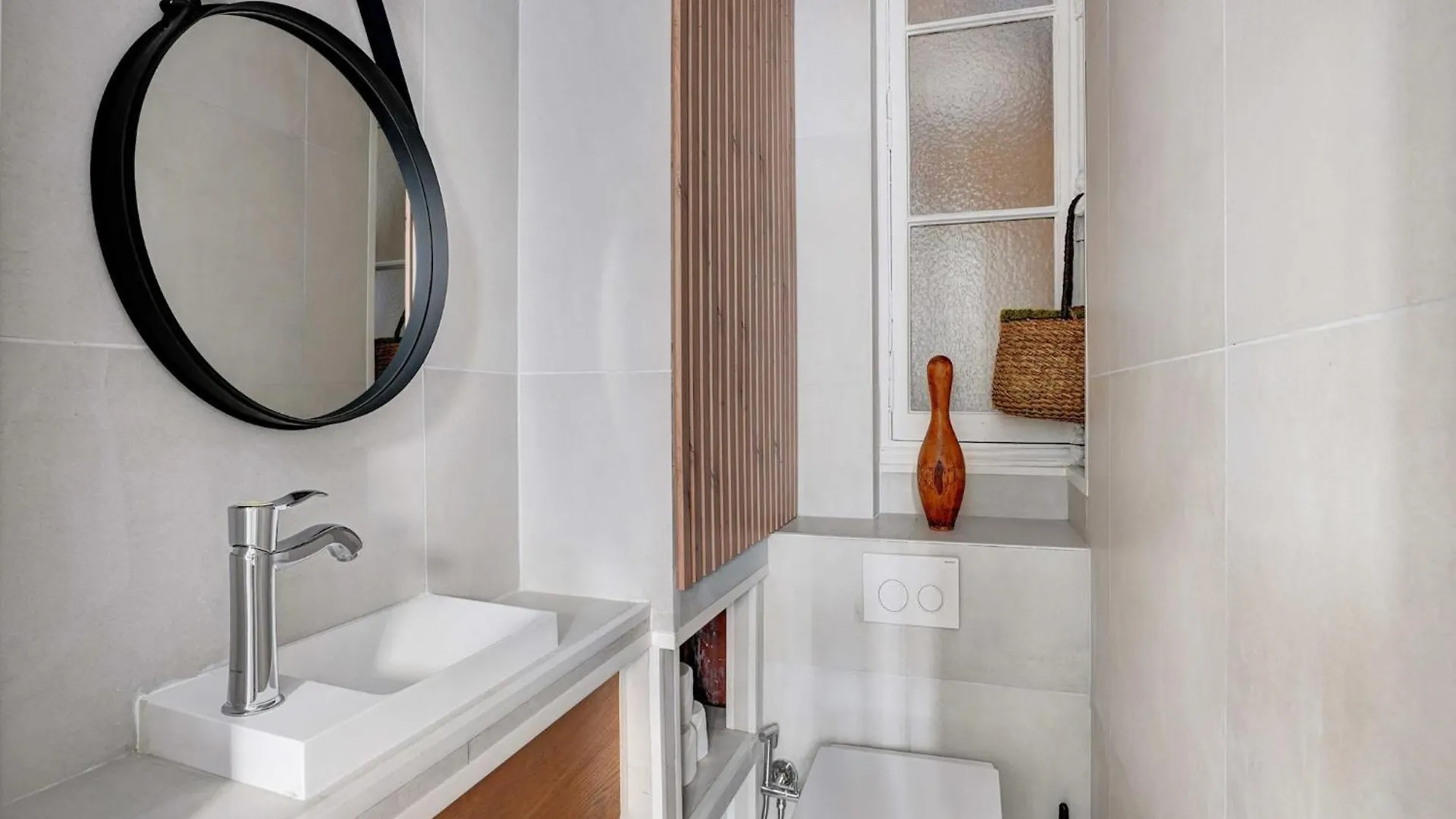 Charming Apartment - 4Br -10P- Madeleine Paris