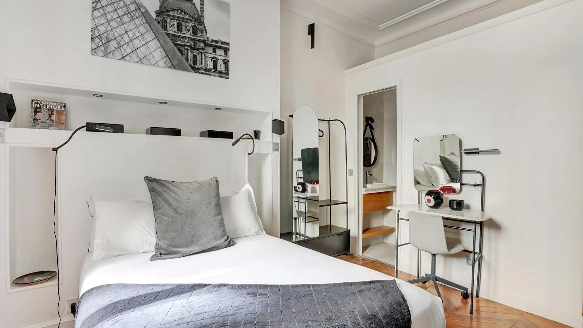 Charming Apartment - 4Br -10P- Madeleine Paris France