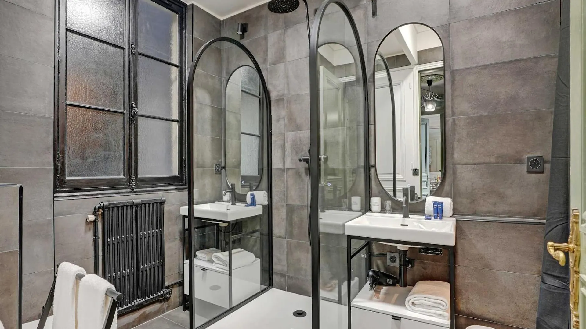 Charming Apartment - 4Br -10P- Madeleine Paris