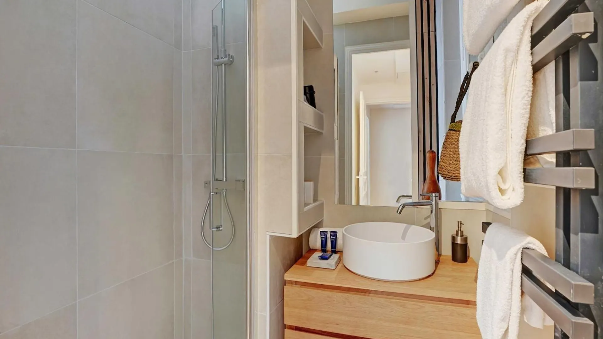 Charming Apartment - 4Br -10P- Madeleine Paryż 0*,