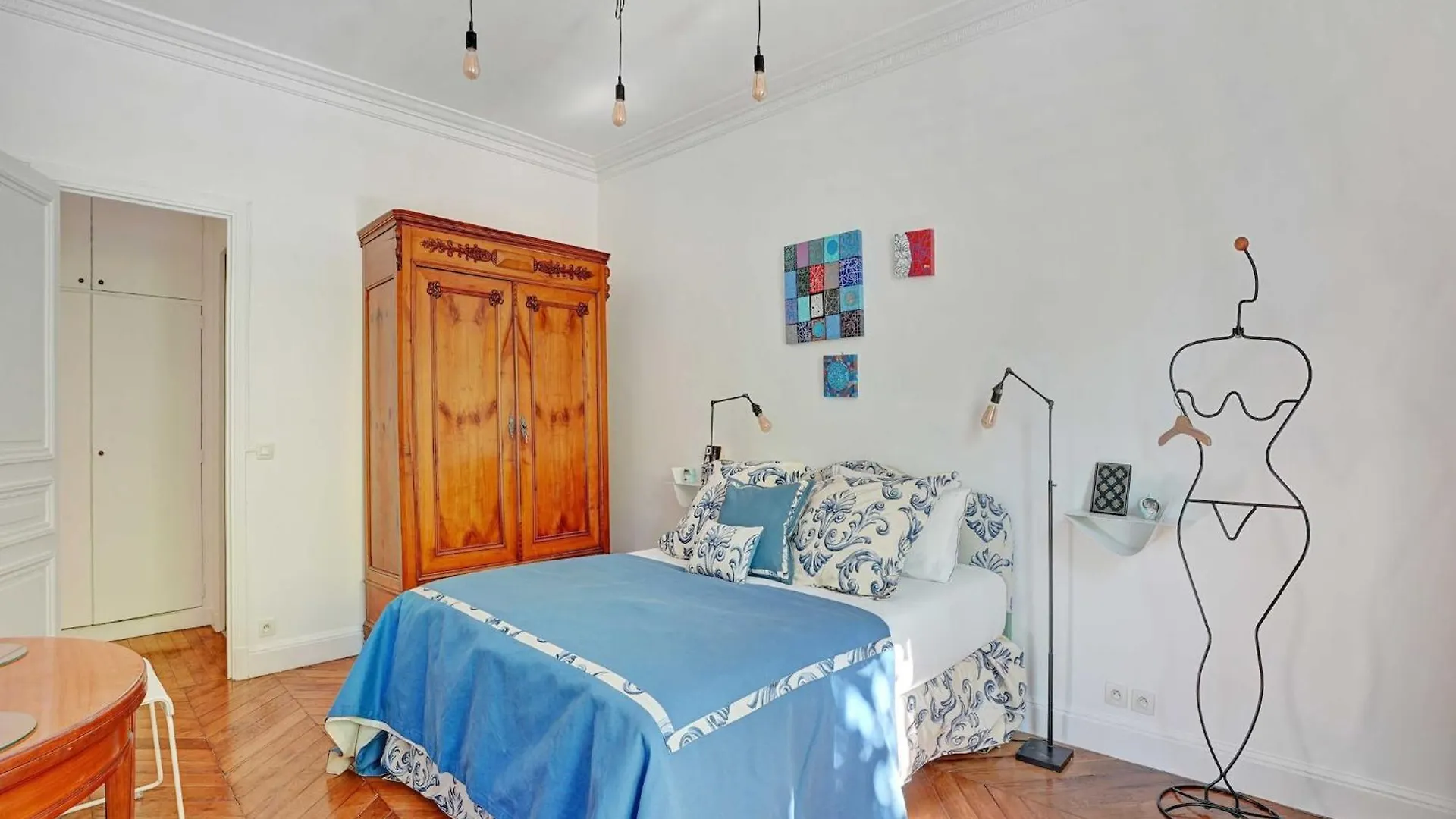 Charming Apartment - 4Br -10P- Madeleine Paryż