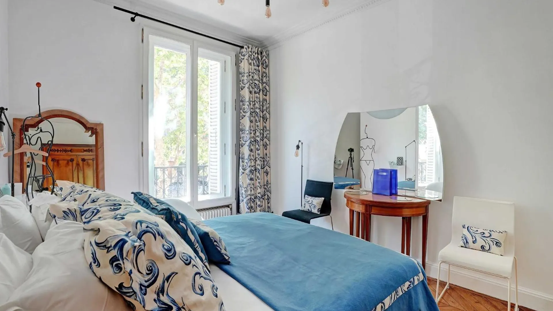 Charming Apartment - 4Br -10P- Madeleine Paryż